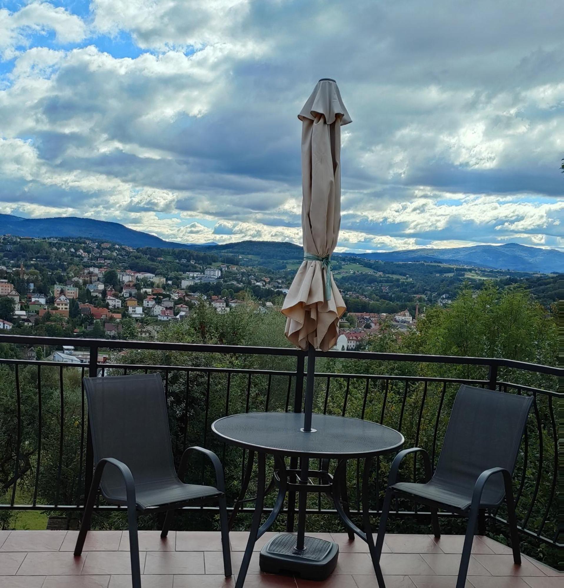 Mieszkanko Z Tarasem Limanowa Exteriör bild